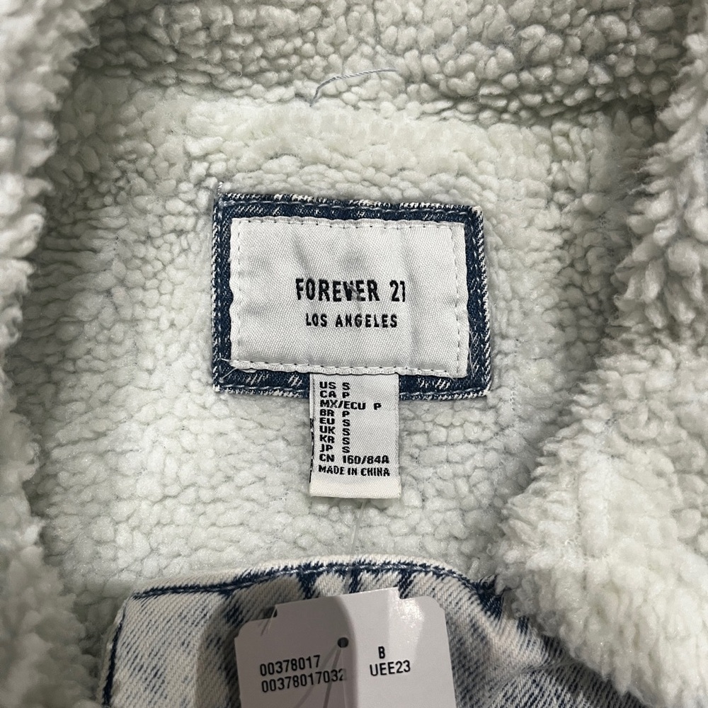 Forever 21 Blue Denim Jacket with White Sherpa Lining Size S With Tag - Picture 2 of 12